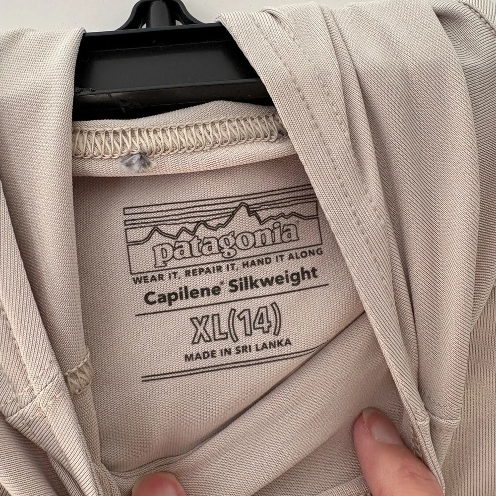 Patagonia Capilene Silkweight Beige Top - Picture 3 of 4